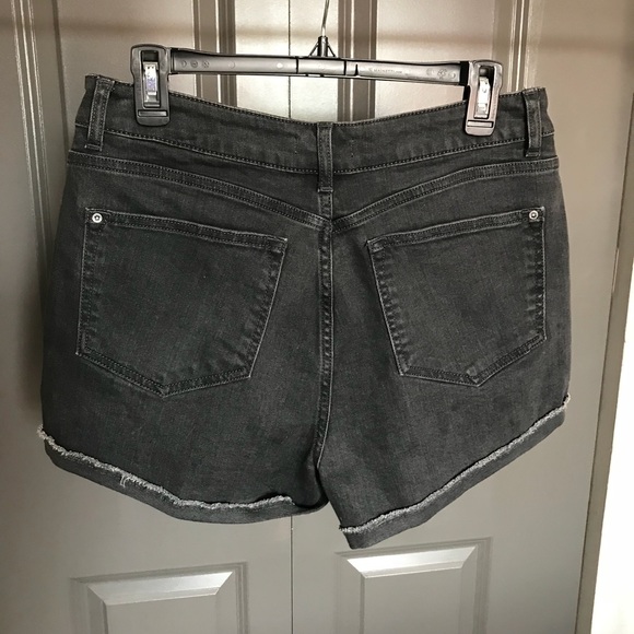 NWT warp and weft black cuffed denim jean shorts - Picture 3 of 4